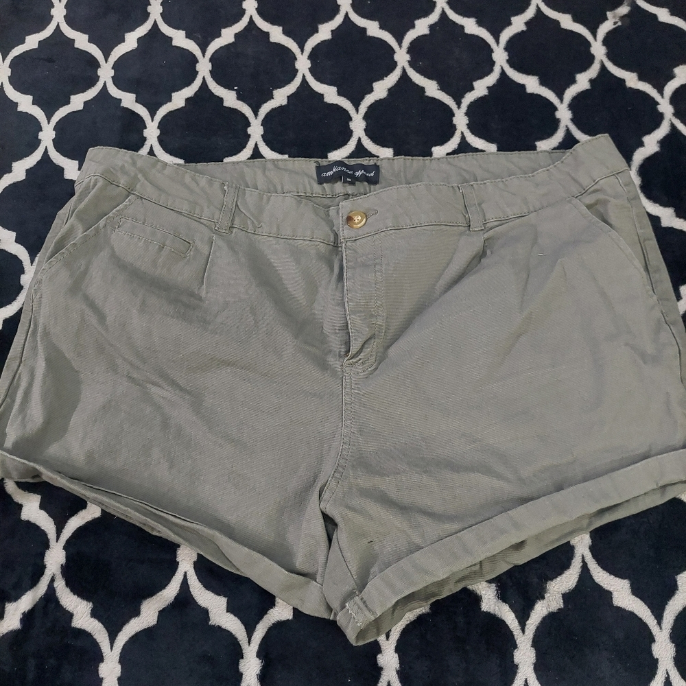 Ambiance Olive green shorts size 3x (junior plus)‎